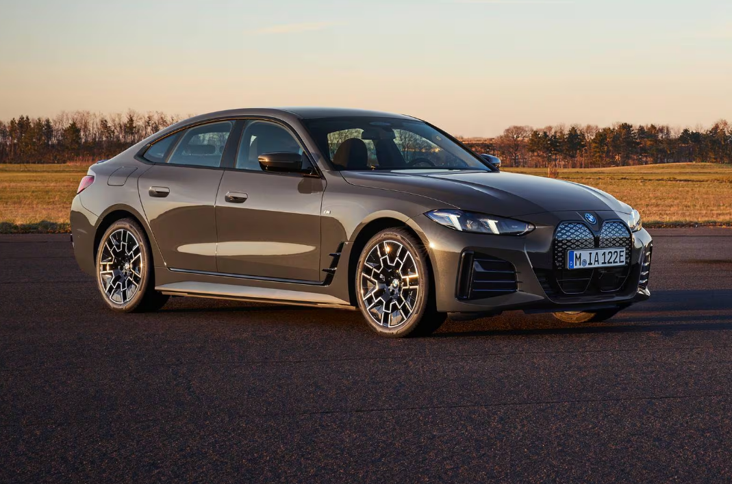 BMW i4 2025 exterior