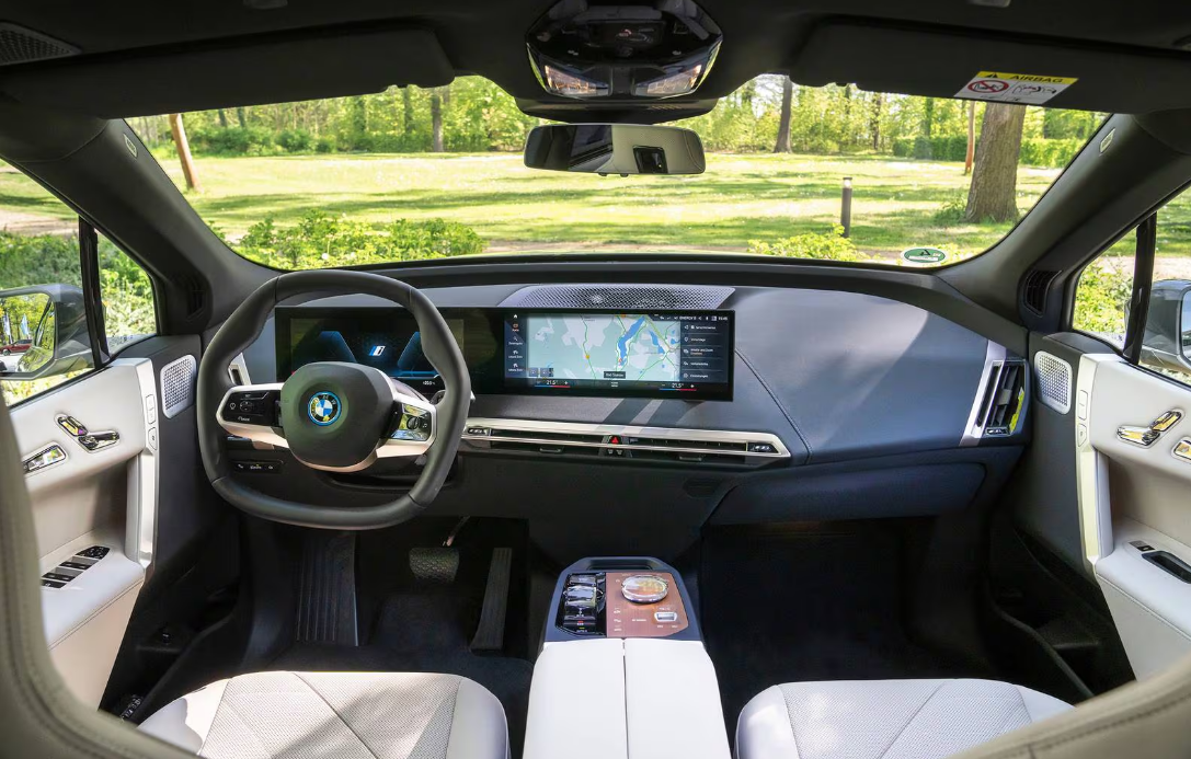 BMW iX 2025 INTERIOR-1