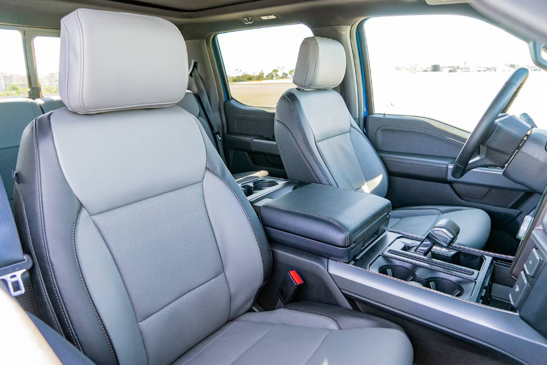 Ford F-150 Lightning 2025 INTERIOR