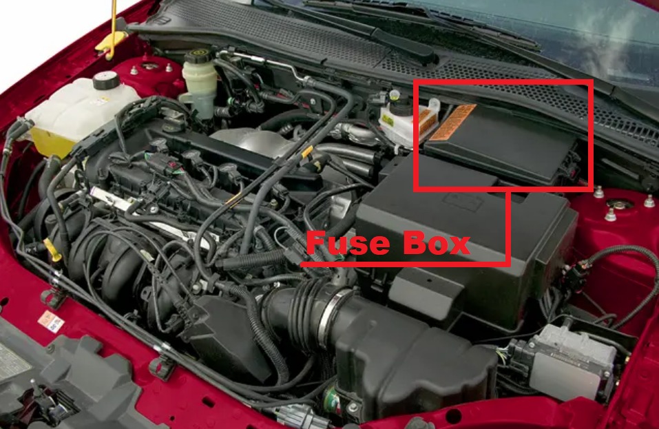 Ford Focus Fuse Box Location and Diagrams User Guide (1999 - 2007) Fig 4