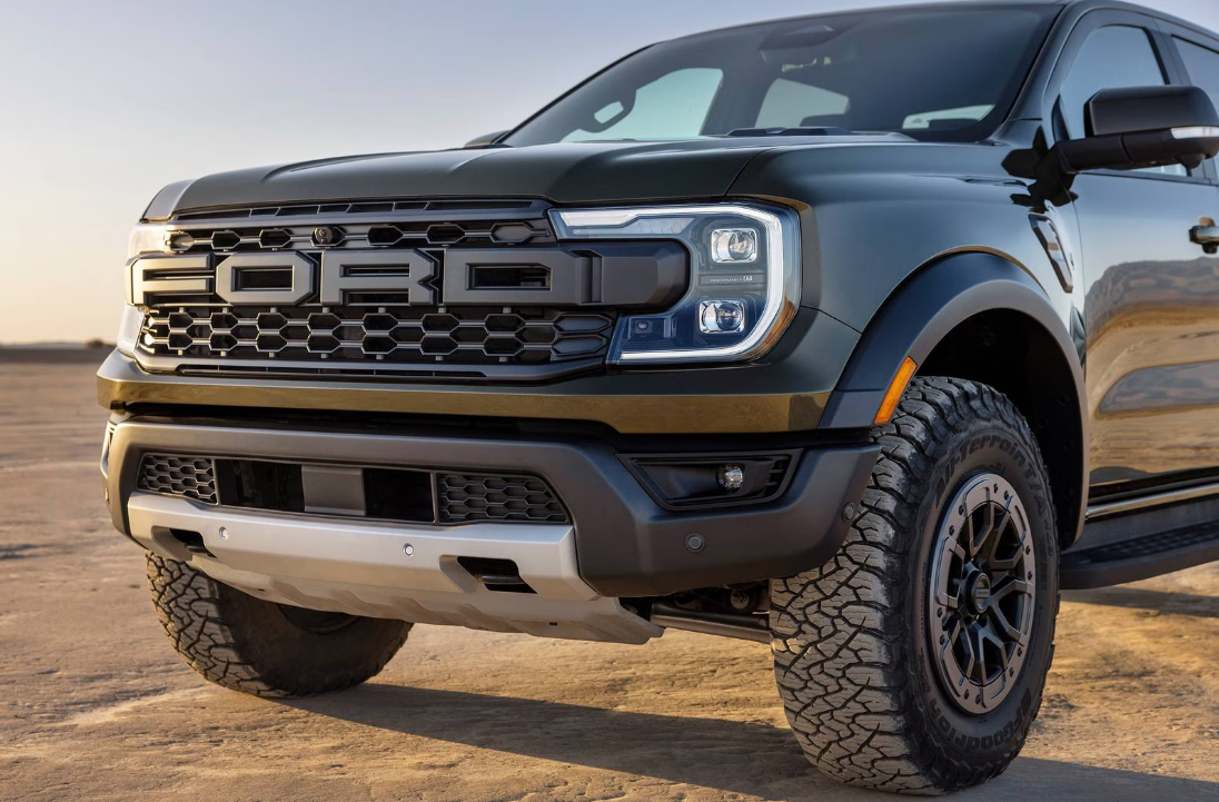 Ford Ranger Raptor 2025 tire 1