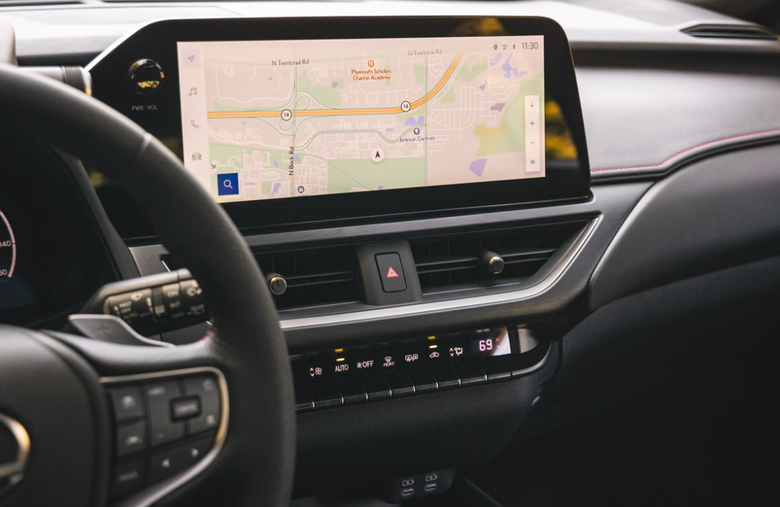 Lexus UX 2026 LCD