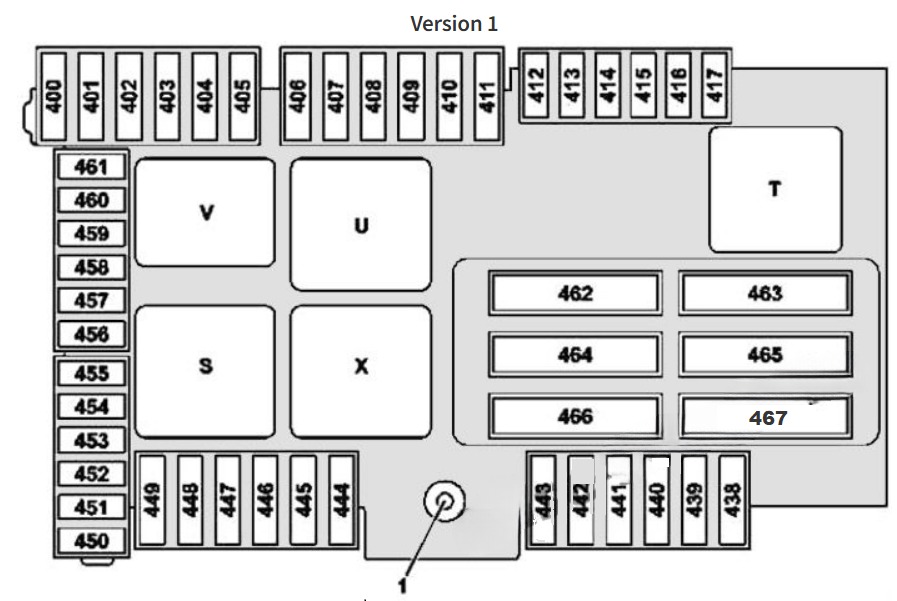 Mercedes-Benz C-Class Fuse Box Diagrams and Location FIG-11