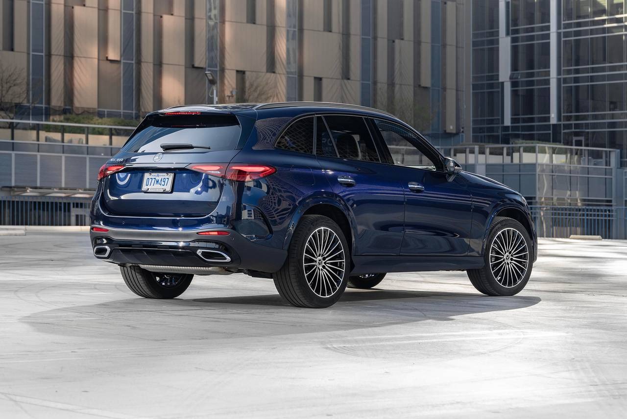 Mercedes-Benz GLC 300 SUV 2026 fig 12