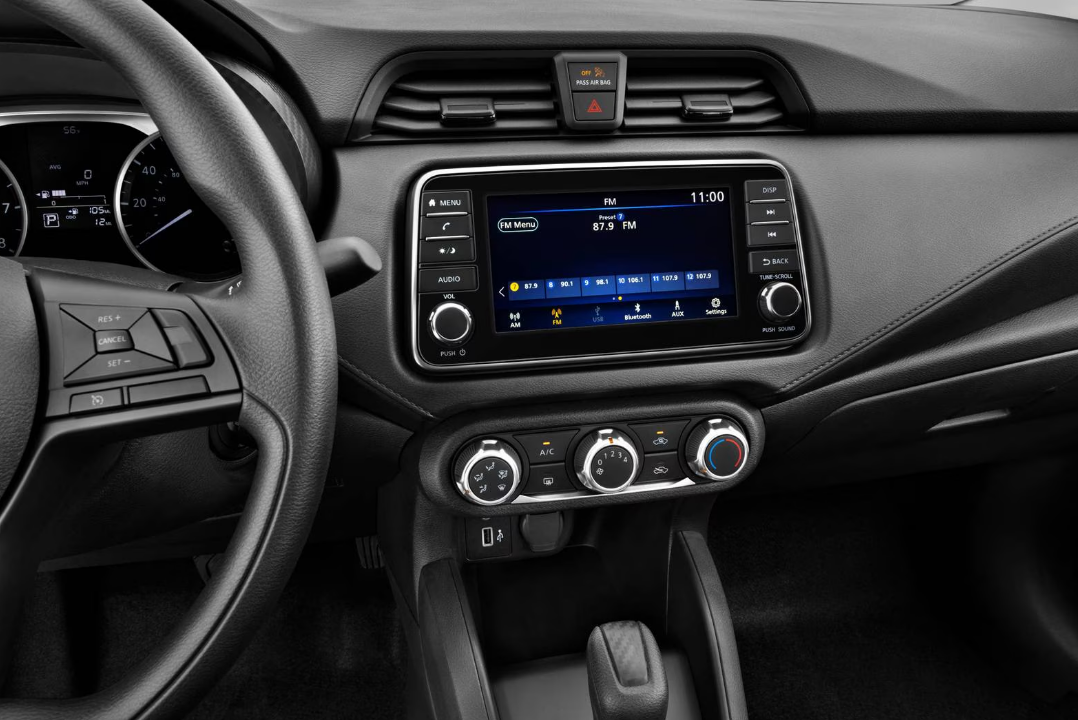 Nissan Versa 2025 Brilliant LCD