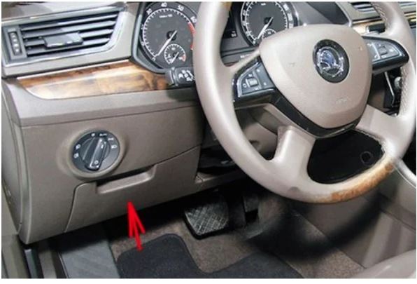 Skoda Superb Fuse Box Location and Diagrams User Guide (2015 – 2023) fig 1