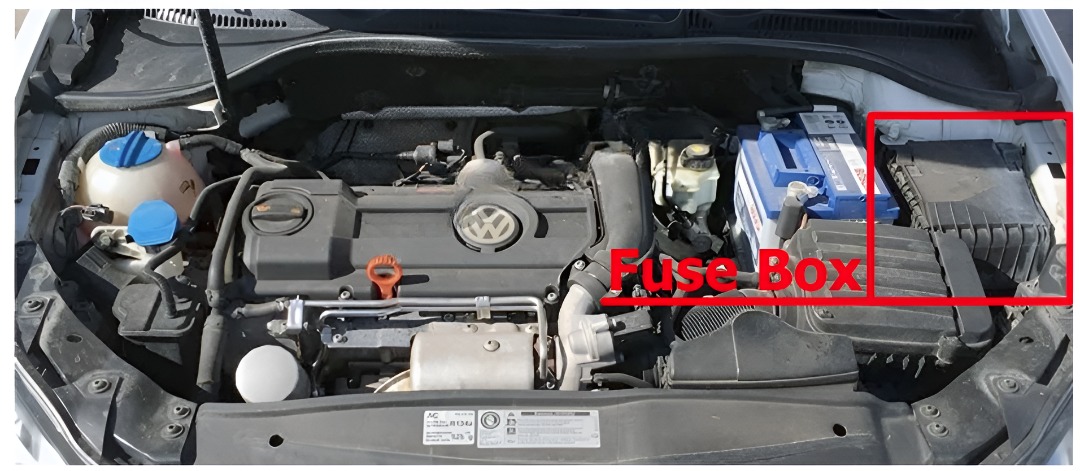 Volkswagen (Golf VI & GTI) Fuse Box Location and Diagrams Guide (2009 - 2013) Fig 3