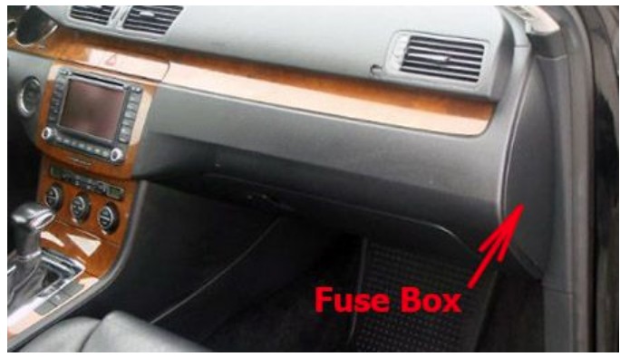 Volkswagen Passat Fuse Box Diagrams and Location User Guide (2011 - 2015) Fig 4