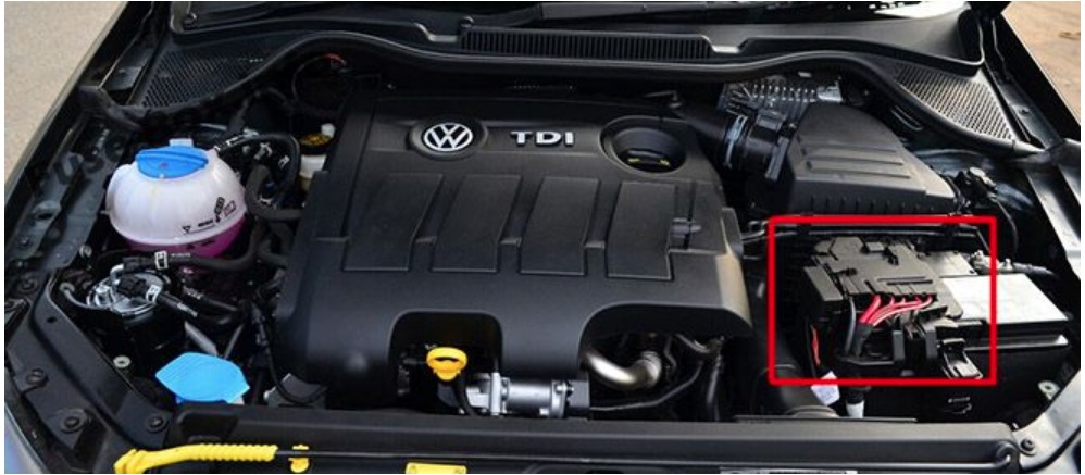 Volkswagen Polo Fuse Box Location and Diagrams Guide 2009 - 2017 Fig 2