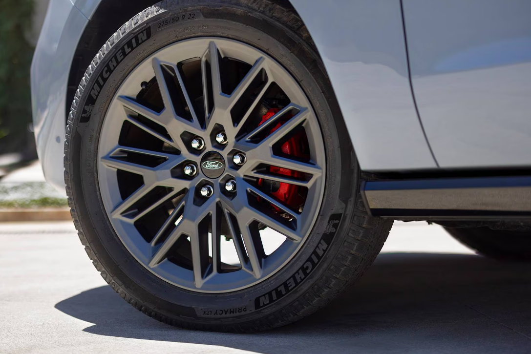 ford expedition 2025 TIRE