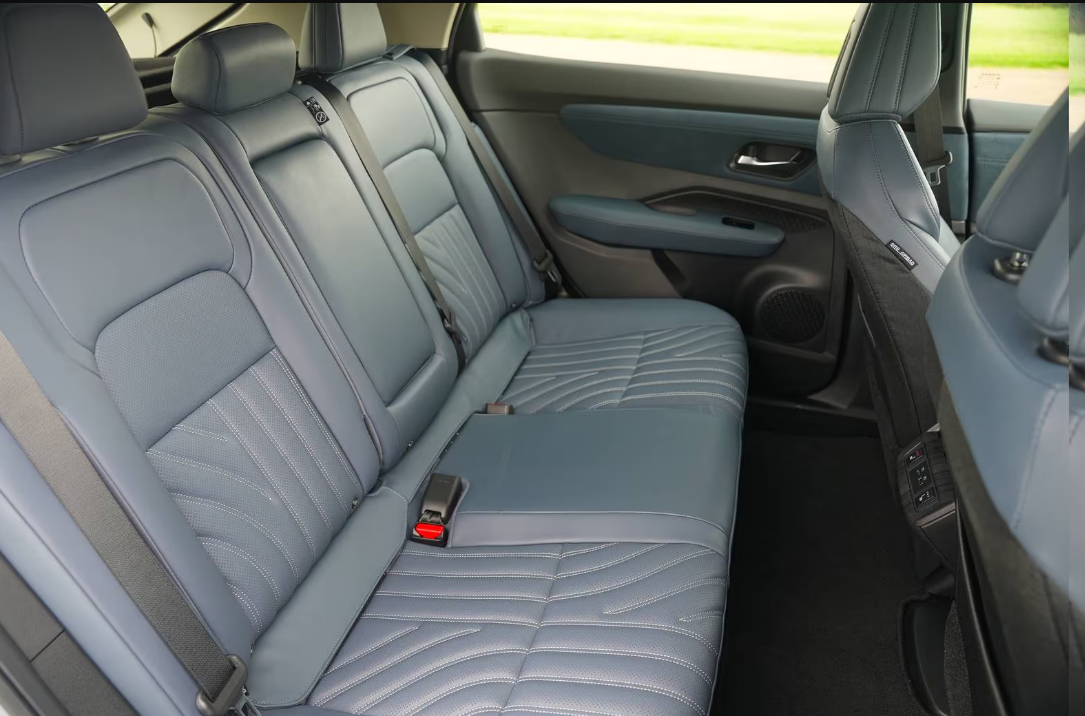 nissan ariya 2025 SEATS