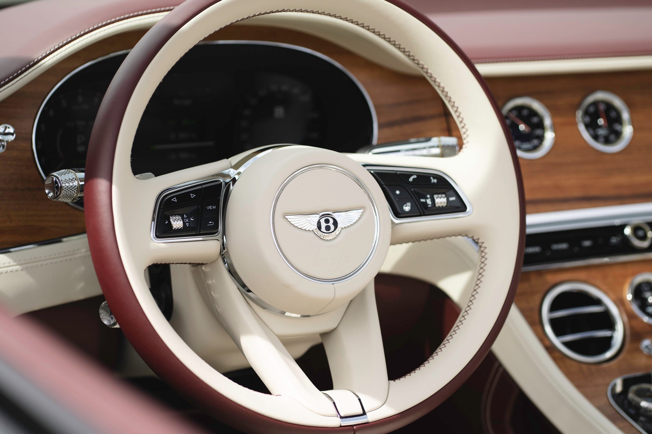 Bentley Continental GT Convertible 2026 fig 8