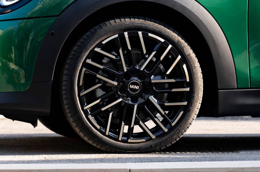 MINI Cooper 2 Door 2026 fig 3