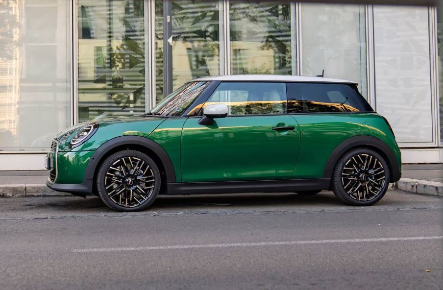 MINI Cooper 2 Door 2026 fig 5