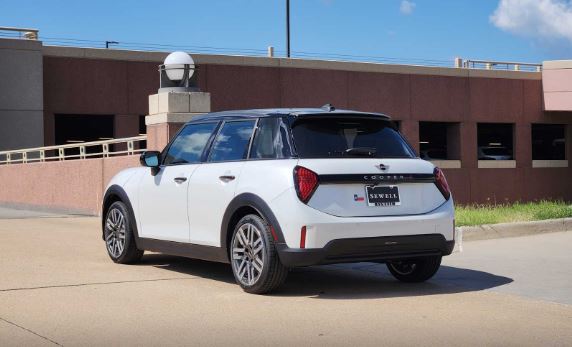 MINI Cooper 4 Door 2026 fig 13