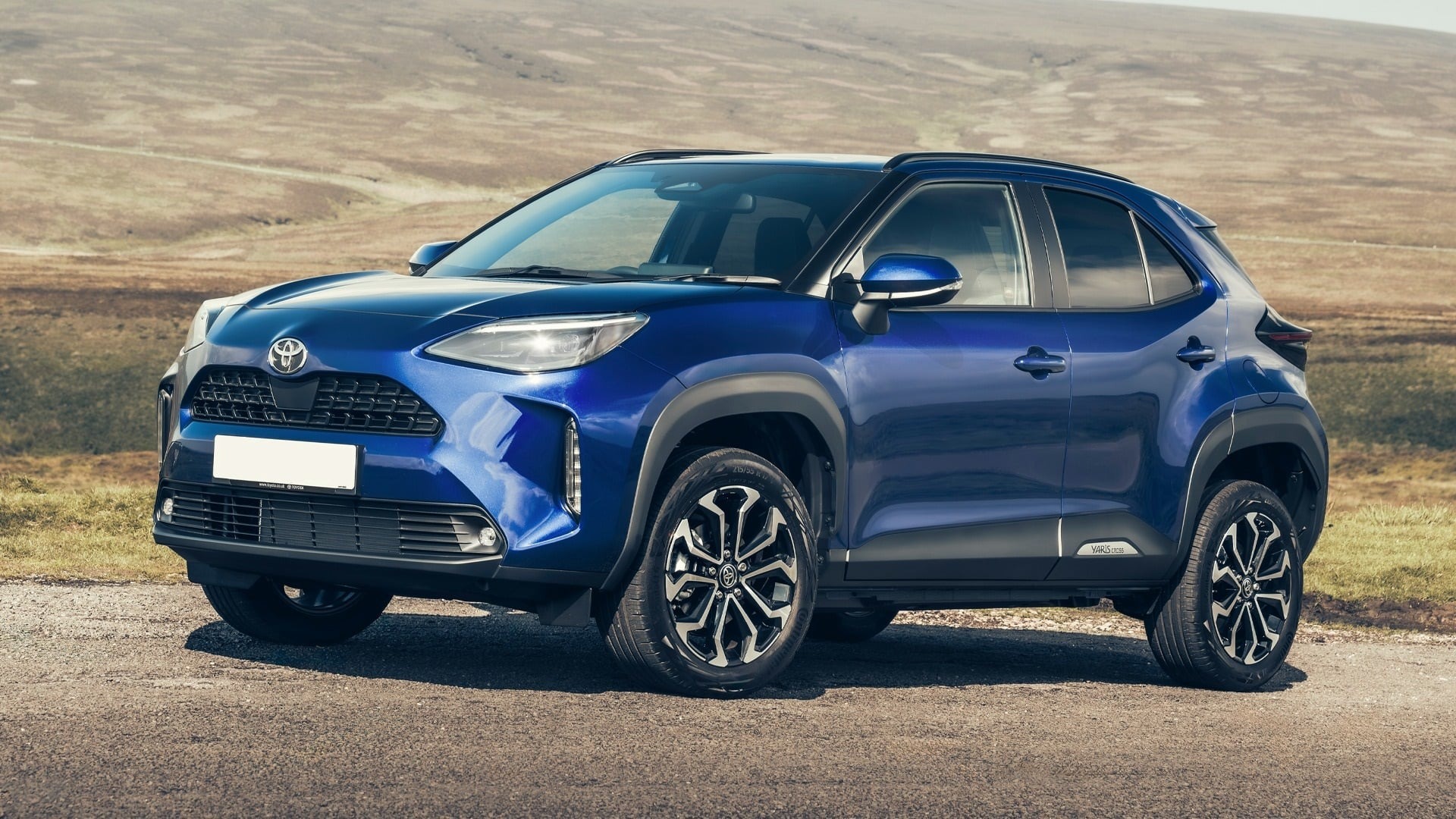 Number 10 2025 Toyota Yaris Cross fig-1 n