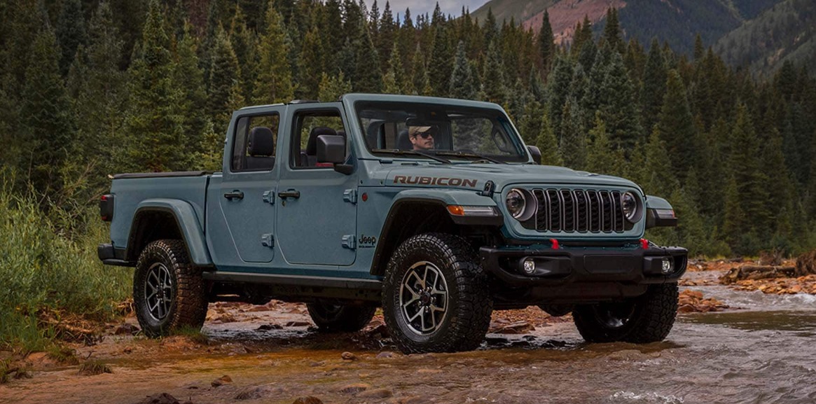 Number 4 2025 Jeep Gladiator fig-1 m