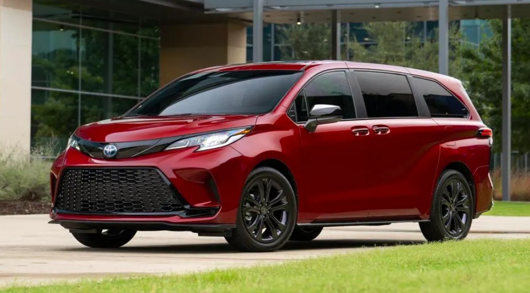 Number 5 2025 Toyota Sienna fig-1