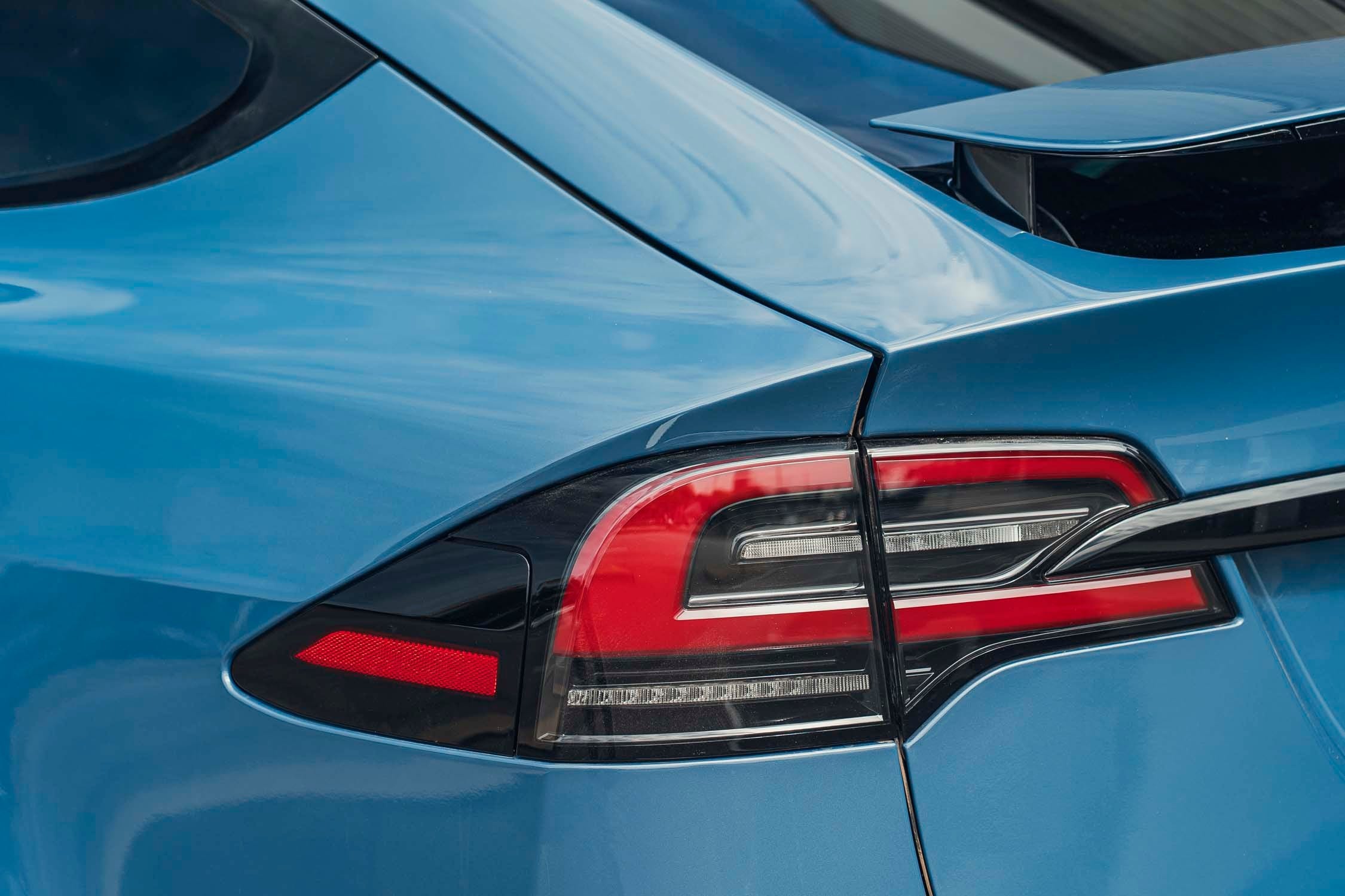 Tesla Model X SUV 2026 Review fig 10