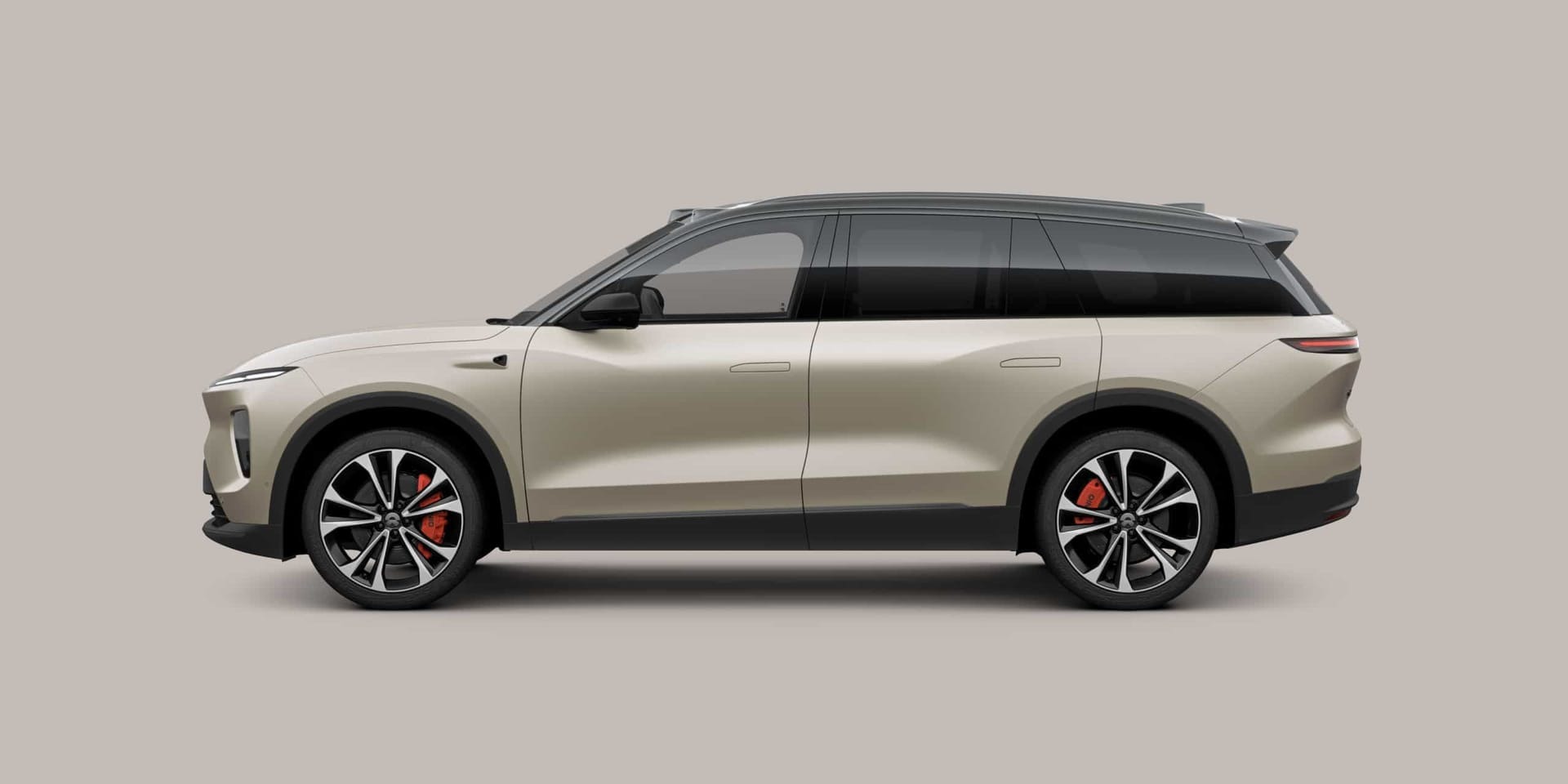 NIO EL8 2026 Sunlight Gold
