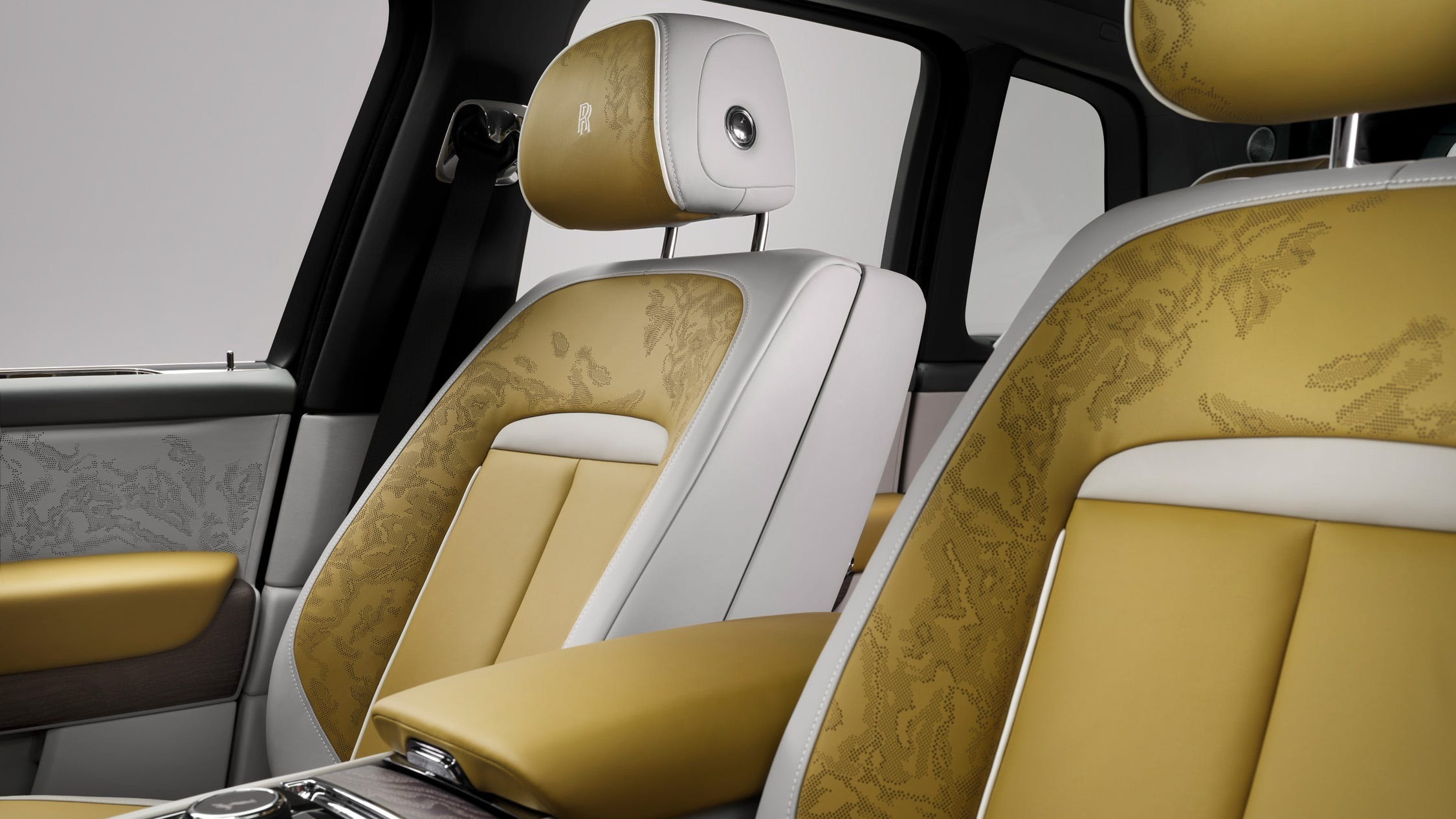 Rolls-Royce CULLINAN 2026 interior-1