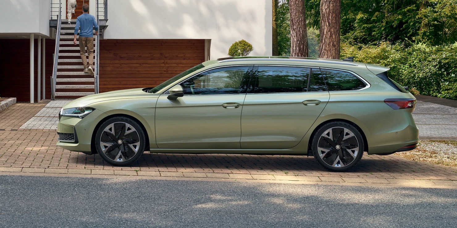 Skoda Superb Combi 2026 fig (2)