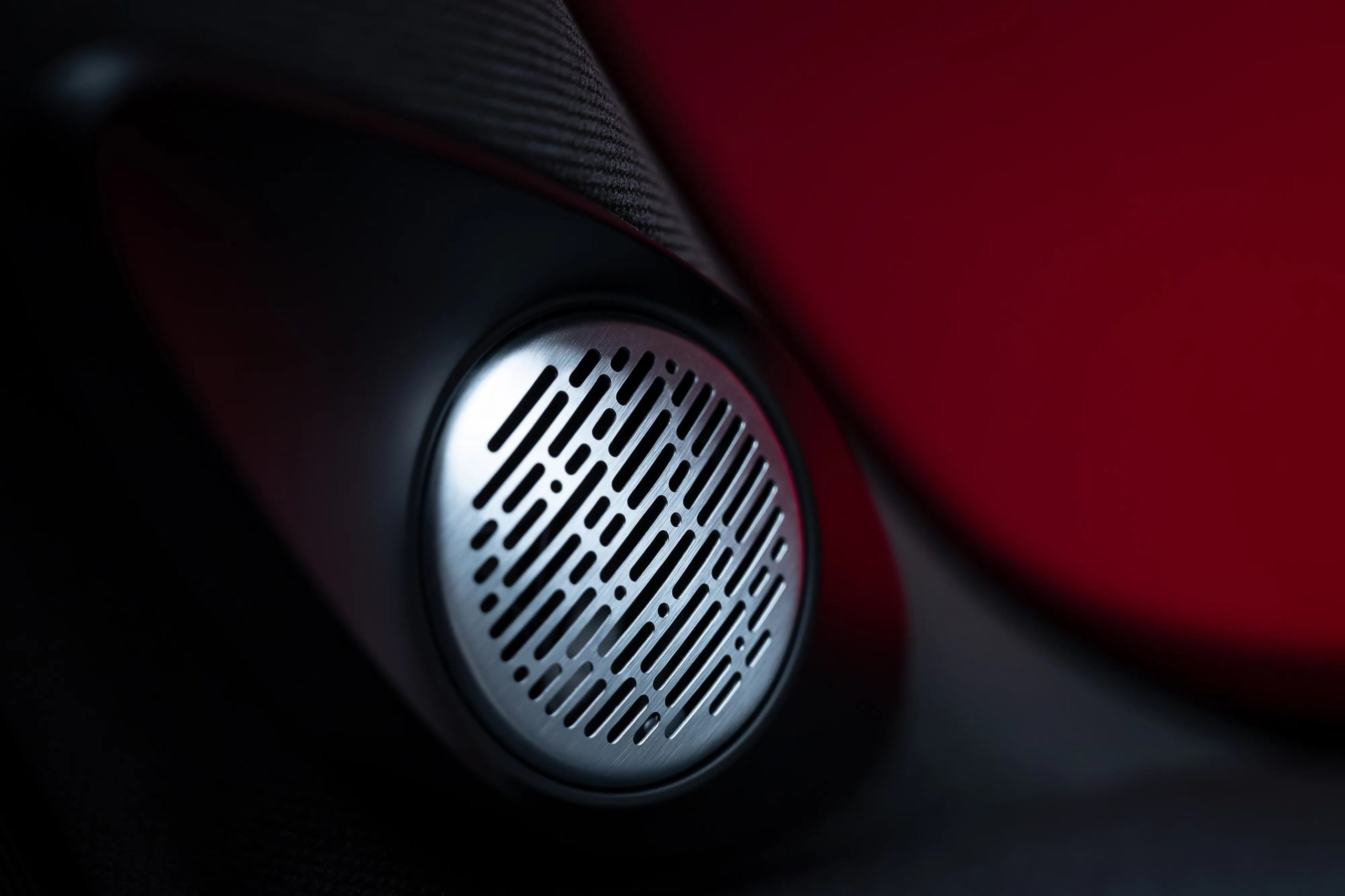 cOMODA 7 2026 SPEAKER