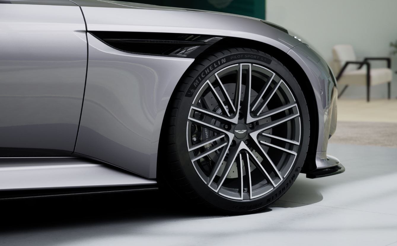 Aston Martin DBI2 Volante 2026 WHEEL