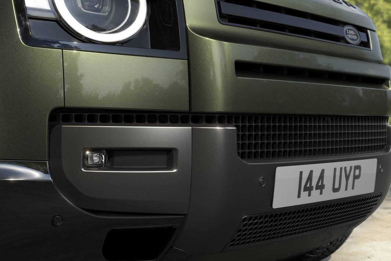 Land Rover Defender 2026 FIG (12)