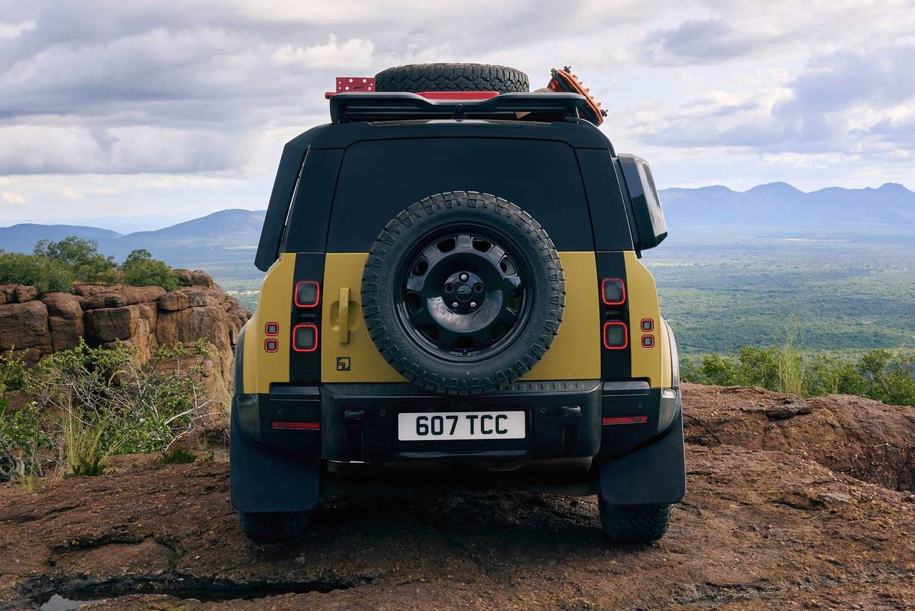 Land Rover Defender 2026 FIG (7)
