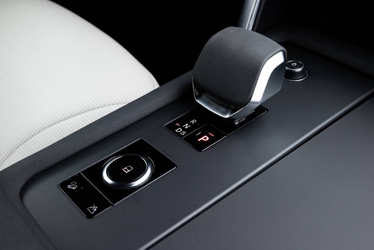 Land Rover Discovery 2026 FIG (8)