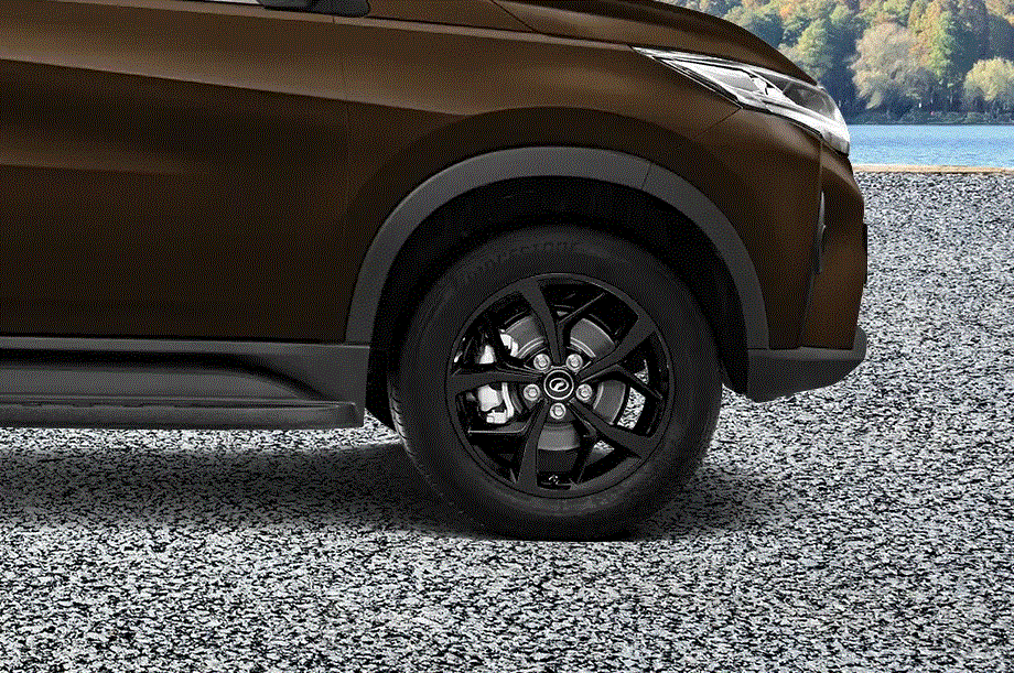 PERODUA ARUZ 2026 wheel