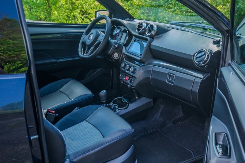 Aixam Coupe GTI 2026 INTERIOR