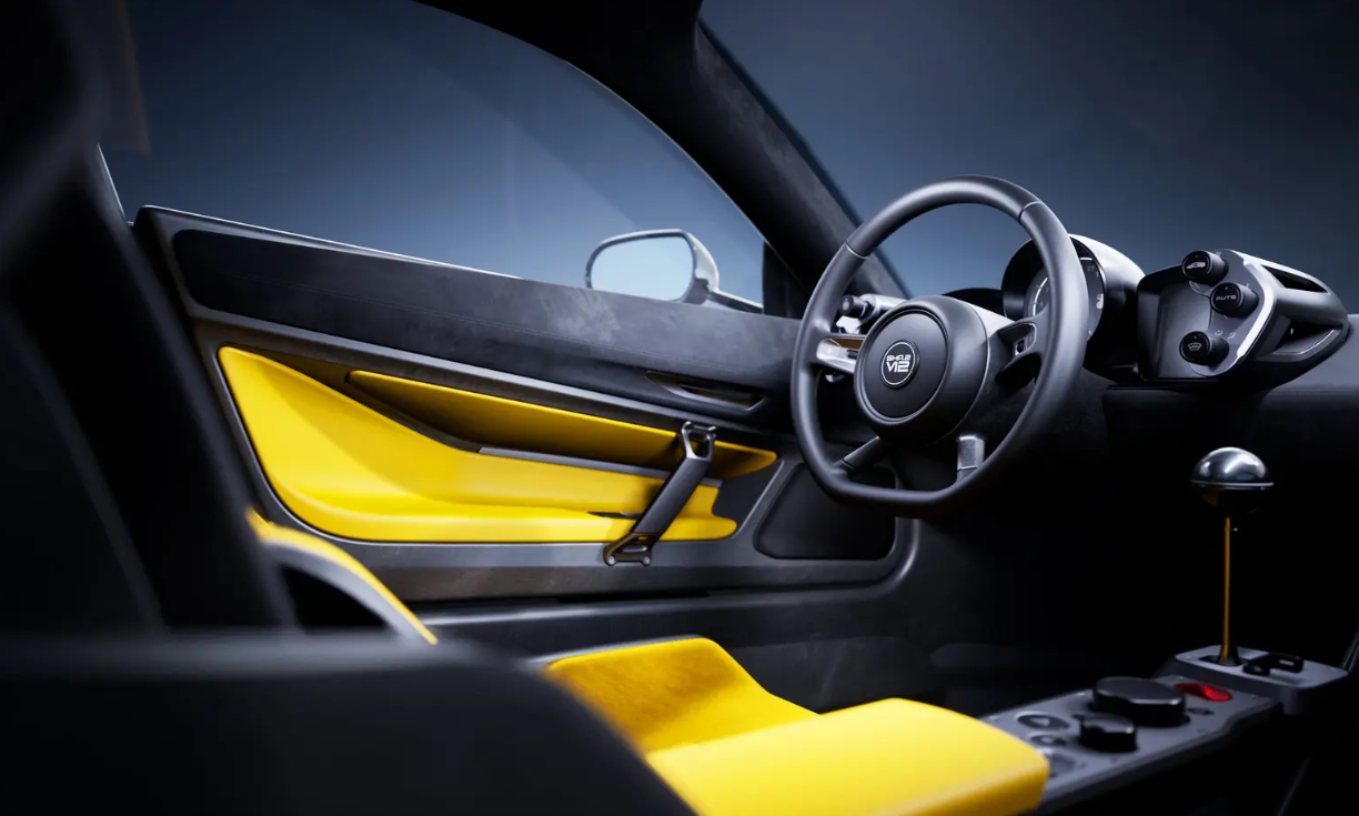 Gordon Murray Automotive T.33 2026 interior-1