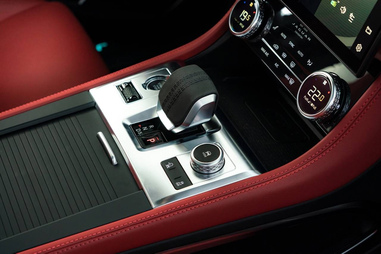 JAGUAR F-PACE 2026 FIG (11)