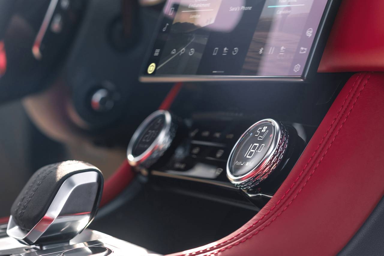 JAGUAR F-PACE 2026 FIG (13)