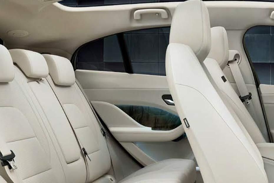 JAGUAR I-PACE 2026 FIG (12)