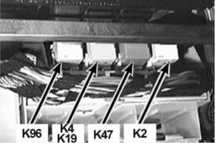 BMW 3-Series E46 (1998 - 2006) PASSENGER COMPARTMENT relay holders