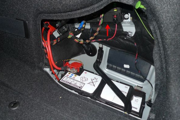 BMW 3-Series F30, F31, F34 (2012 - 2018) luggageCompartment location