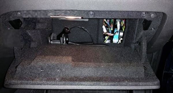BMW X3 F25 (2011 - 2017) Passenger Compartment Fuse Box Location