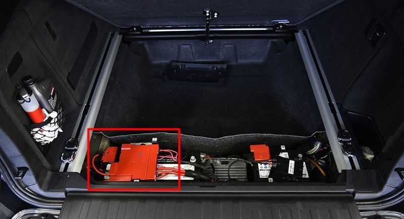 BMW X5 F15 (2014 - 2018) Luggage Compartment Fuse Box Location battery