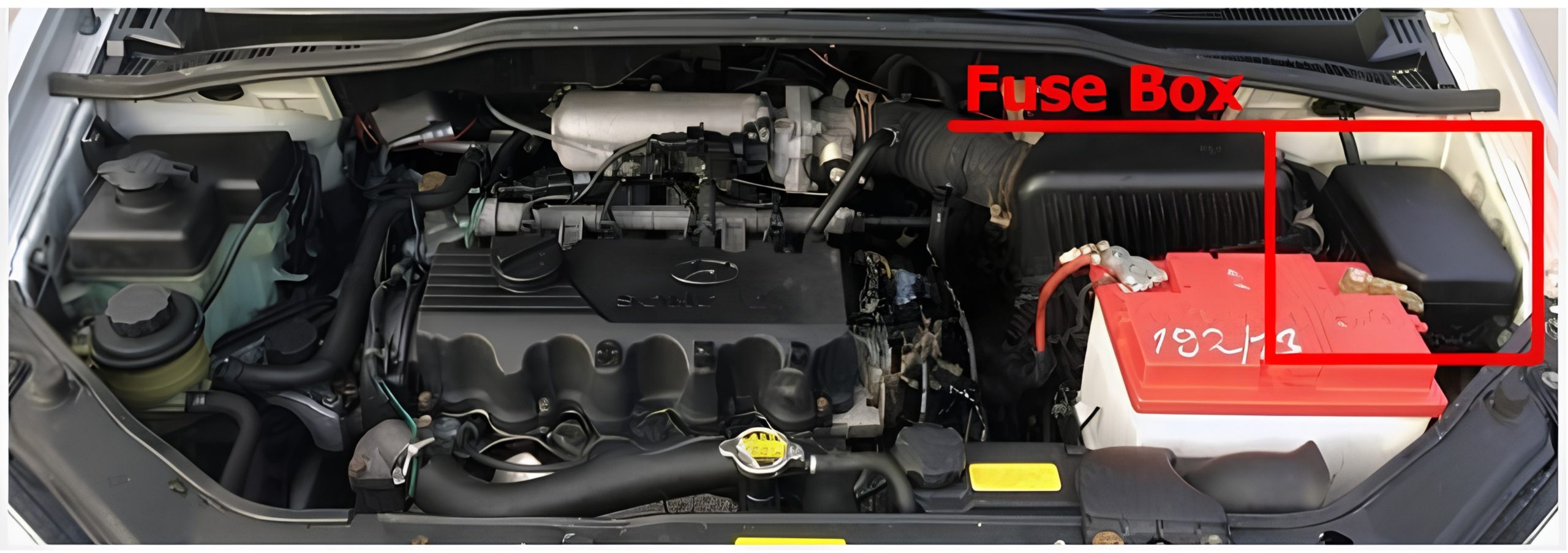 Hyundai Getz (2002 - 2005) Engine Compartmenr Fuse Box Location