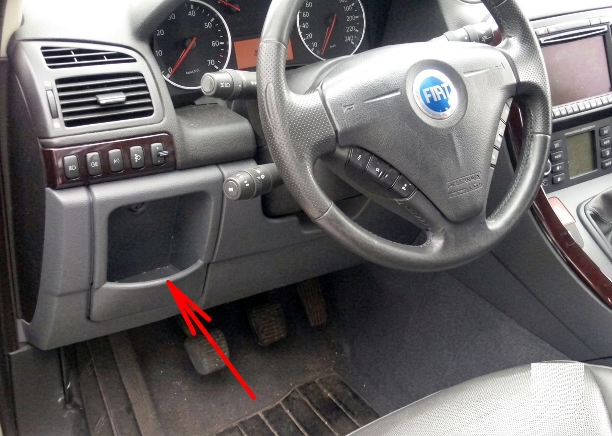 Fiat Croma (2005 - 2011) Passenger Compartment Fuse Box Location