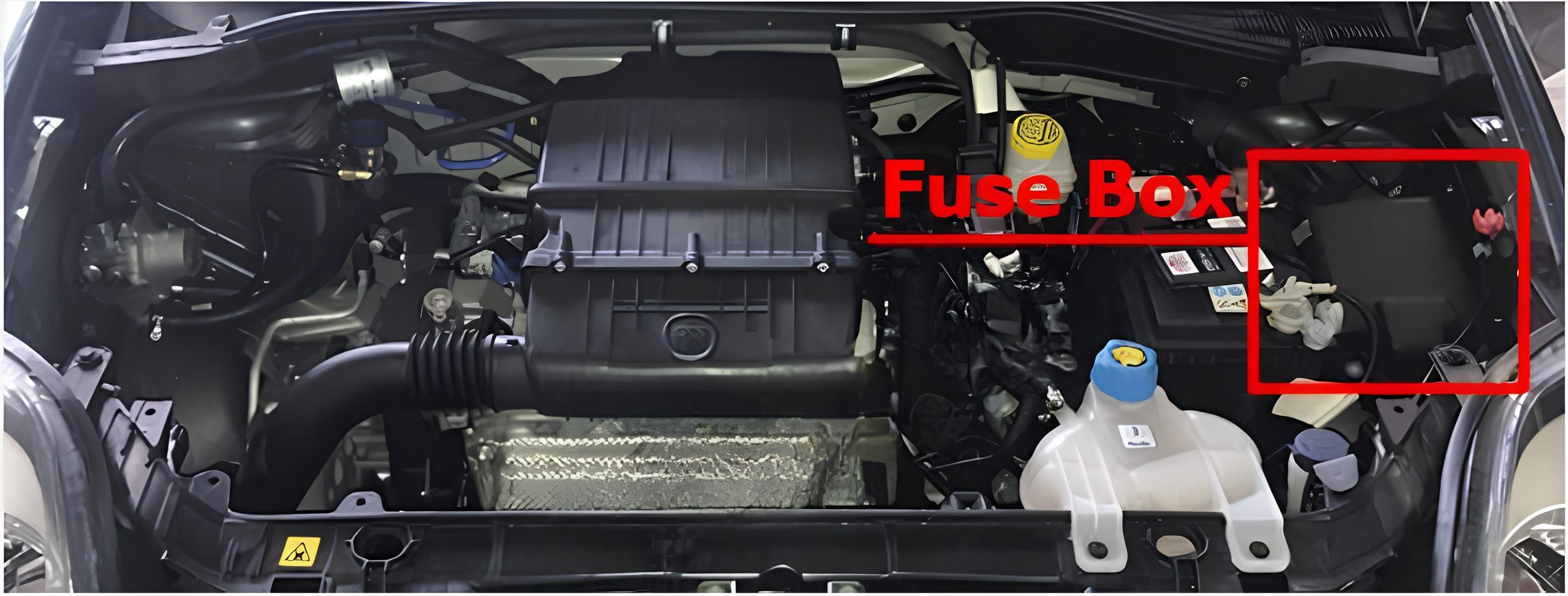 Fiat Punto (2013 - 2018) Engine Compartment Fuse Box Location