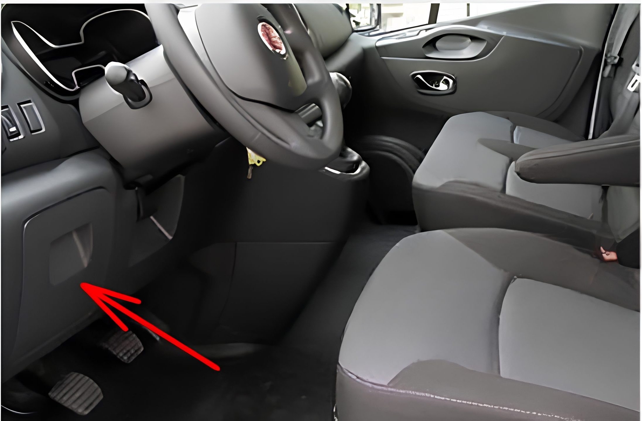 Fiat Talento (2016 - 2020) Passenger Compartment Fuse Box Location