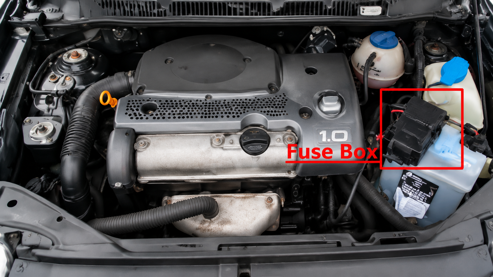 SEAT Arosa (2000 - 2004) Engine Compartment Fuse Box Location