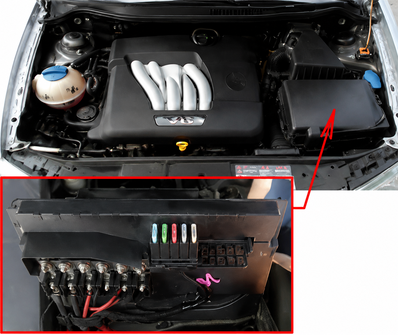 SEAT Ibiza (2004 - 2008) Engine Compartment Fuse Box Location Fig 1