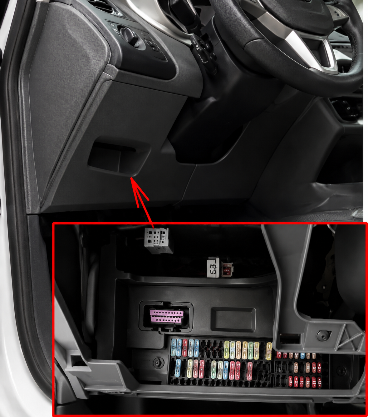 SEAT Ibiza (2008 - 2017) Passenger Compartment Fuse Box Location Fig 1