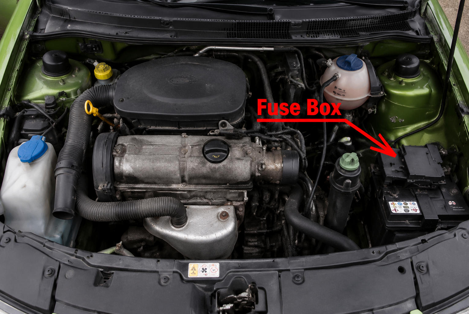 SEAT Inca (2000 - 2004) Engine Compartment Fuse Box Location Fig