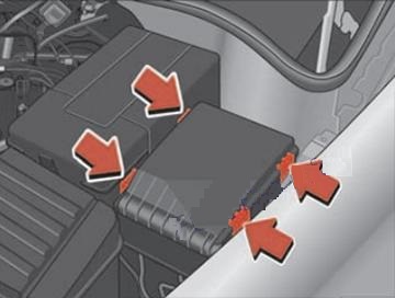 SEAT Toledo (2005 - 2008) Engine Compartment Fuse Box Location Fig 2